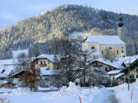 Blick auf die Kirche von Ruhpolding